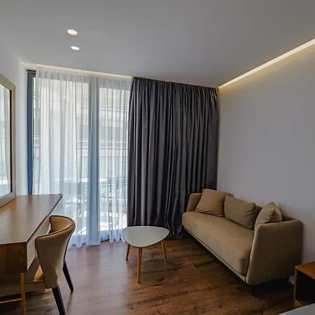 Dorchester 4*